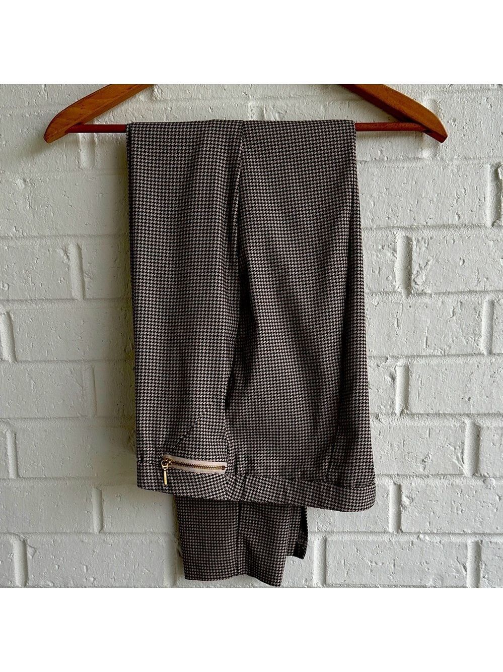 Ellen Tracy Classic Black/Tan Houndstooth Straight leg Pull on Dress Pant XL